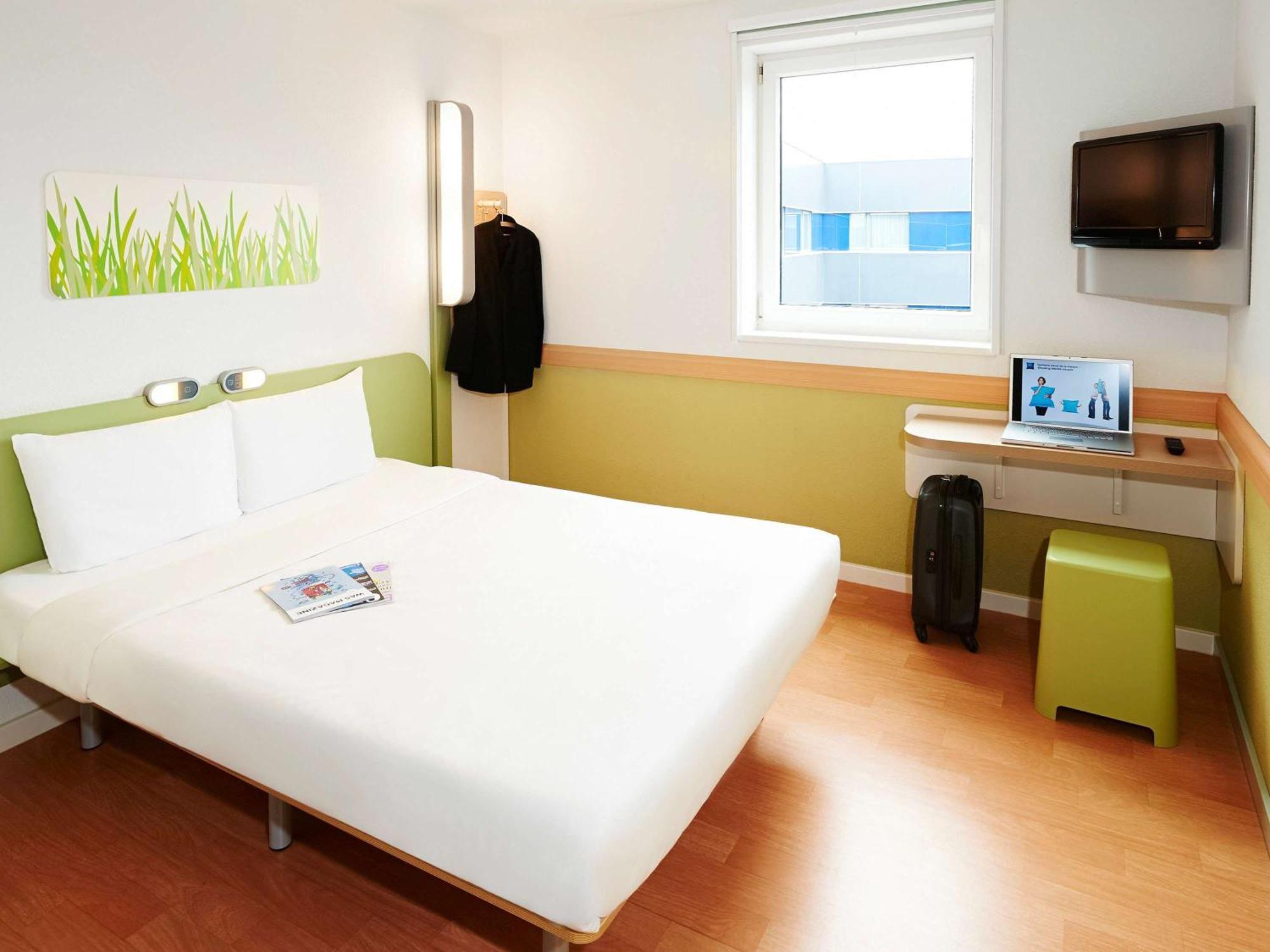 Ibis Budget Lons-Le-Saunier Exterior foto